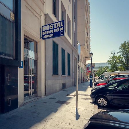 Hostal Manjon Burgos Bagian luar foto