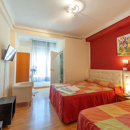 Hostal Manjon Burgos Bagian luar foto