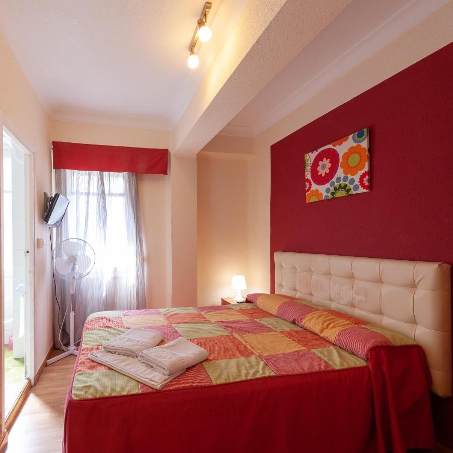 Hostal Manjon Burgos Bagian luar foto