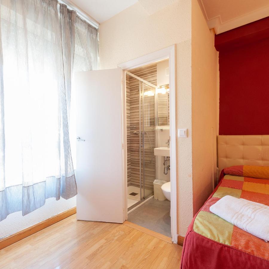 Hostal Manjon Burgos Bagian luar foto
