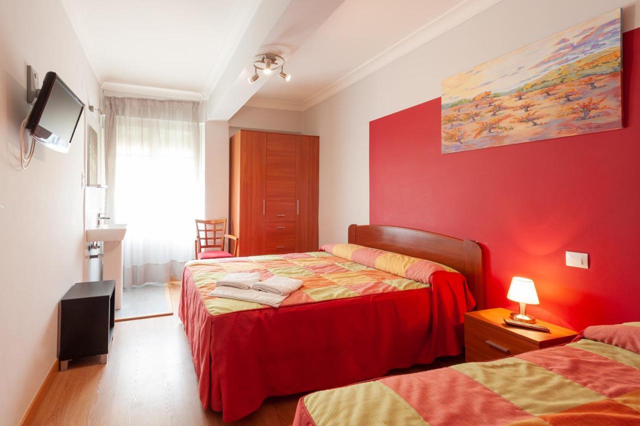 Hostal Manjon Burgos Bagian luar foto