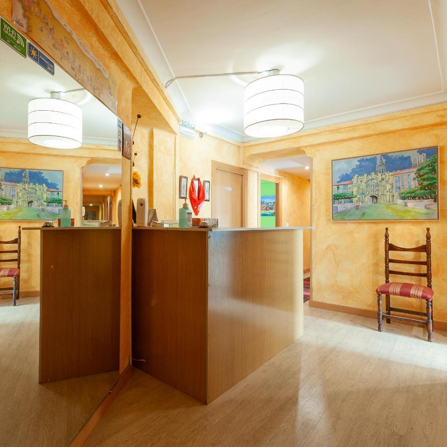 Hostal Manjon Burgos Bagian luar foto